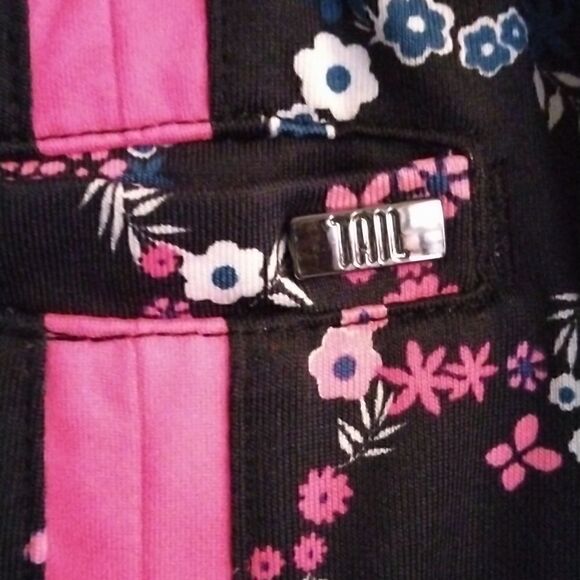 Tail    - Picture 4 of 6